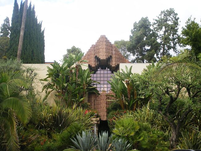 The Sowden House was once the home to George Hill Hodel, one of the prime suspects of the Black Dahlia murder. Not sold? Hodel's son wrote a book claiming his father most definitely killed Elizabeth Short somewhere in the house. You can buy that room and a window that looks like a shark face for just $4,888,000.