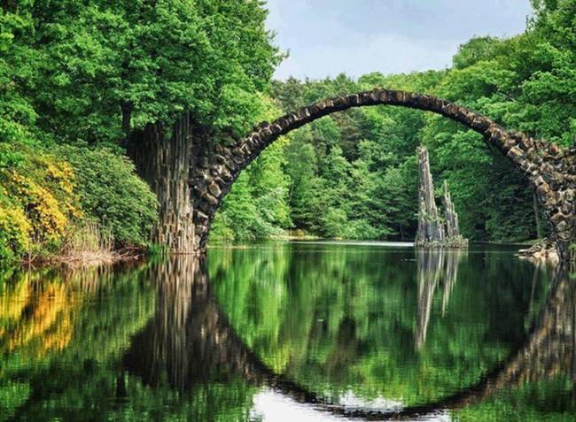 Rakotzbrücke,德国克罗姆劳