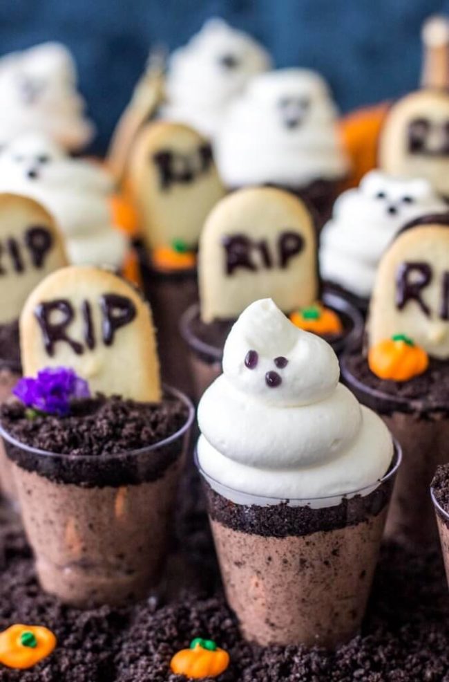 These ghosts in the graveyard dessert shooters are so adorable I'm not sure I'd want to eat them!
