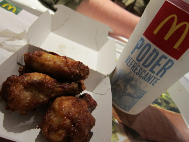 We may have discovered the real reason McDonald’s wings are only a limited edition item. In 2000, a Virginia woman was getting ready to dig into her box of wings when she unveiled a fully-breaded chicken head. Oops!