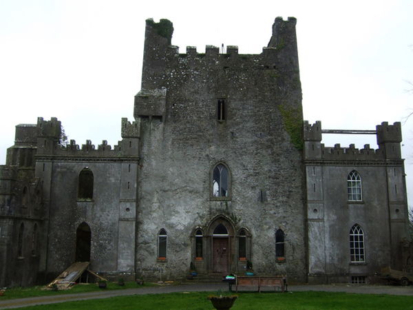 8.) Leap Castle (Ireland): The Leap Castle is reportedly one of the most haunted castles in the world. Its rumored that the hallways are patrolled by “the Elemental,” an unseen force. The castle is allegedly haunted because it hosted historic slaughters and was even built on top of a torture pit.