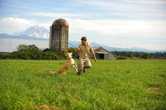 With the Chuck-it Classic,fetch just got easier!