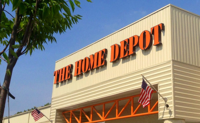 “At the time, the only thing I was thinking about was the child’s safety," Reagan said. With help from a colleague, he called the police and followed their advice to follow the suspect away from the store.