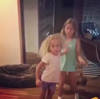 ...so when she saw her sister starting to share that attention, she did what any good diva would do!