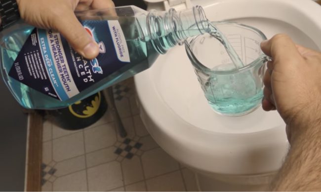 Another toilet cleaning alternative involves pouring mouthwash into the bowl.