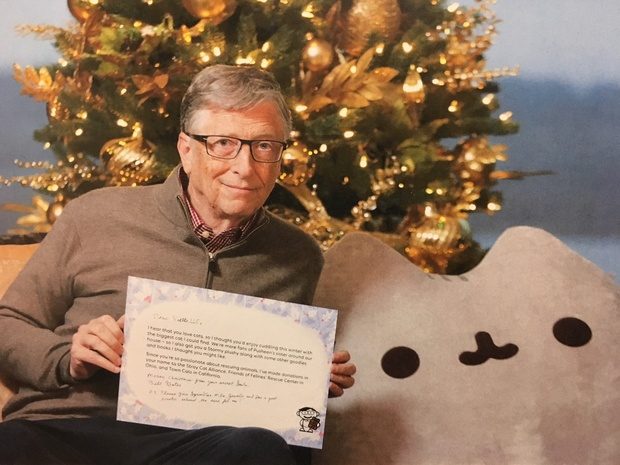 "The best part?" she wrote. "Knowing that at some point during my workweek, I was drinking coffee, writing a boring email, and Bill Gates was somewhere having a professional photo taken with a jumbo Pusheen and writing me notes about cats."