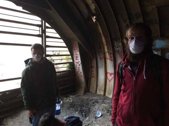 Entering the silo. Talk about creepy. This would be about the time I turned around and went home.